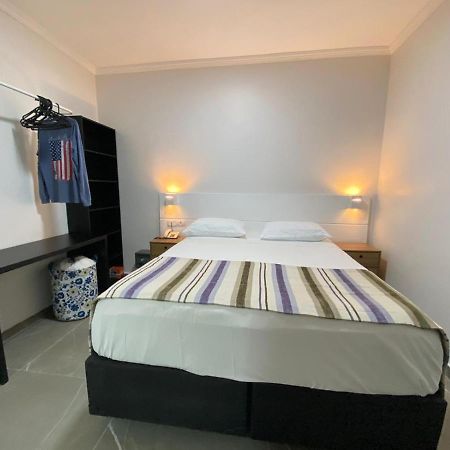 Flat - Acomoda Ate 4 Hospedes - Bairro Do Gonzaga - Santos Sp Exterior photo